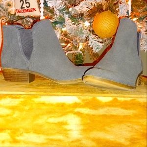 Kensi booties size 7